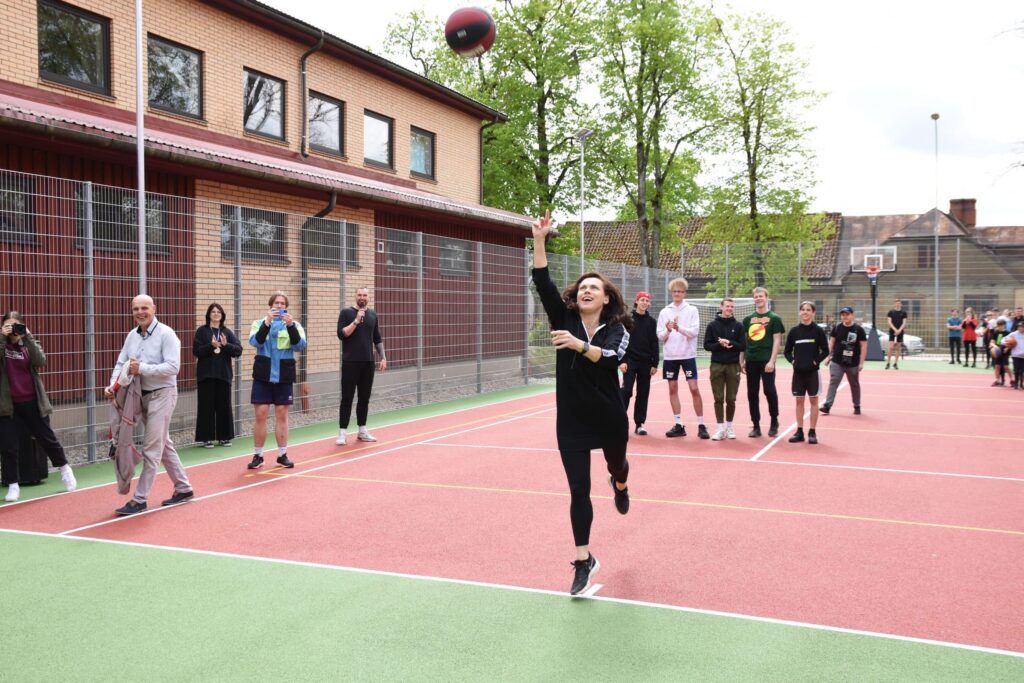 Talsu Kristīgajai vidusskolai — jauns multifunkcionālais laukums