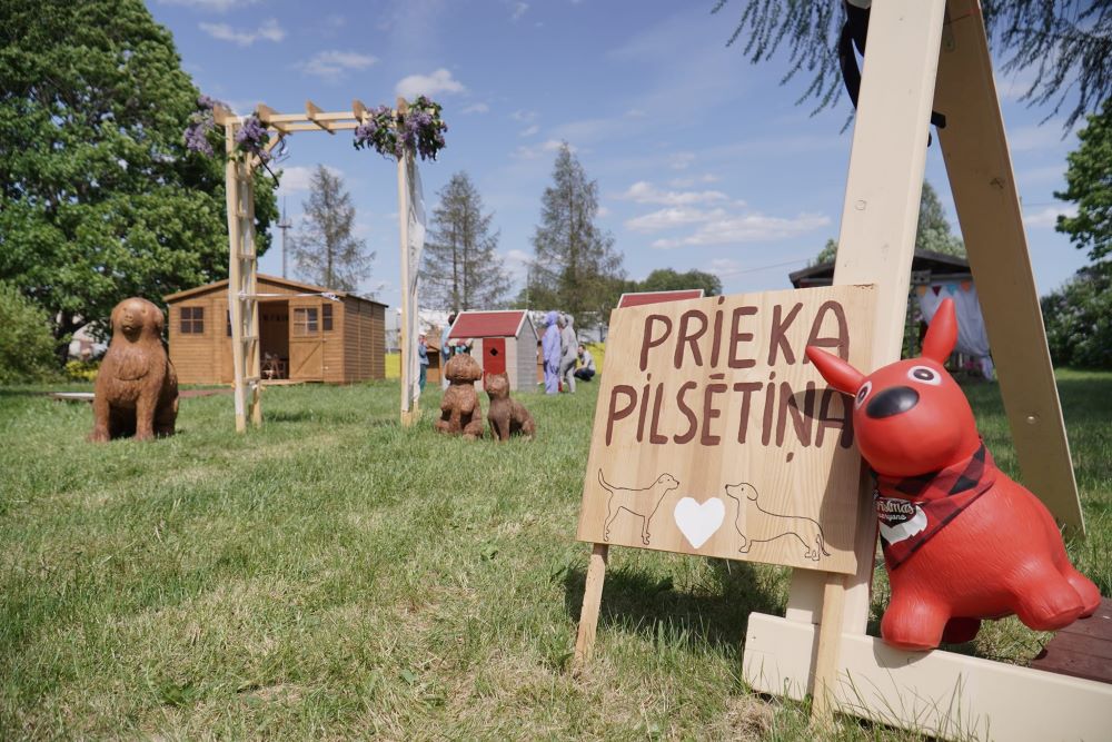 Klaunu mājai pievienojusies Bērnu pilsētiņa