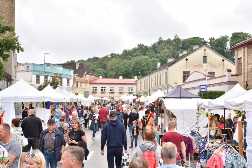 Aicina bērnus un jauniešus pieteikties Osvalddienas tirdziņam