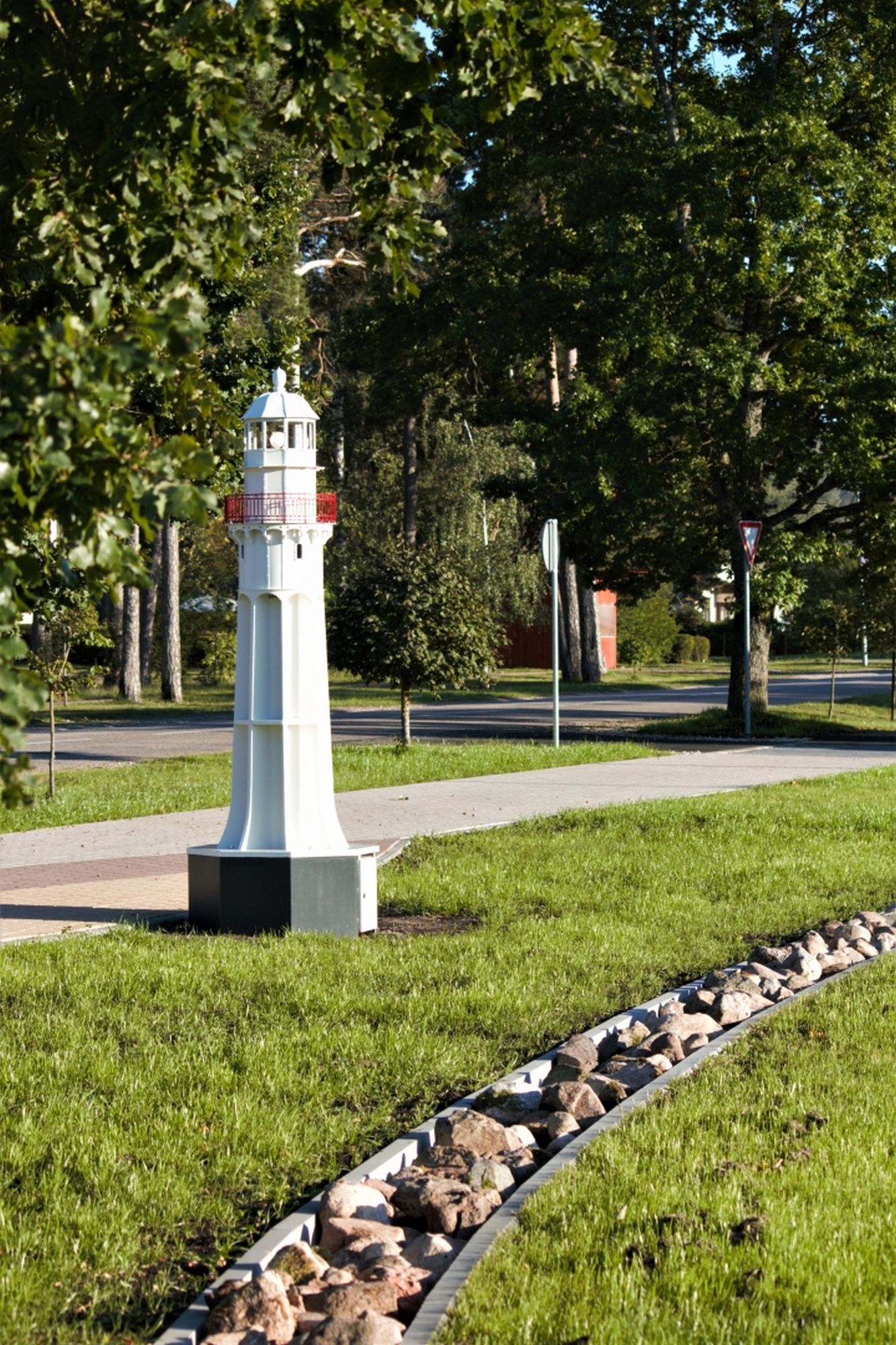 Idejiski labiekārtojums ir stilizēts jūras ainavas atspoguļojums: bāka, akmeņu krāvums un jūras viļņi./Publicitātes foto/