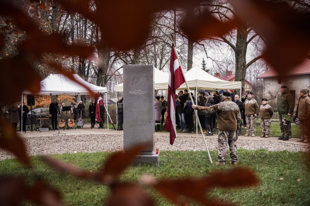 Talsos atklāj Lāčplēša Kara ordeņa kavalieru piemiņas vietu