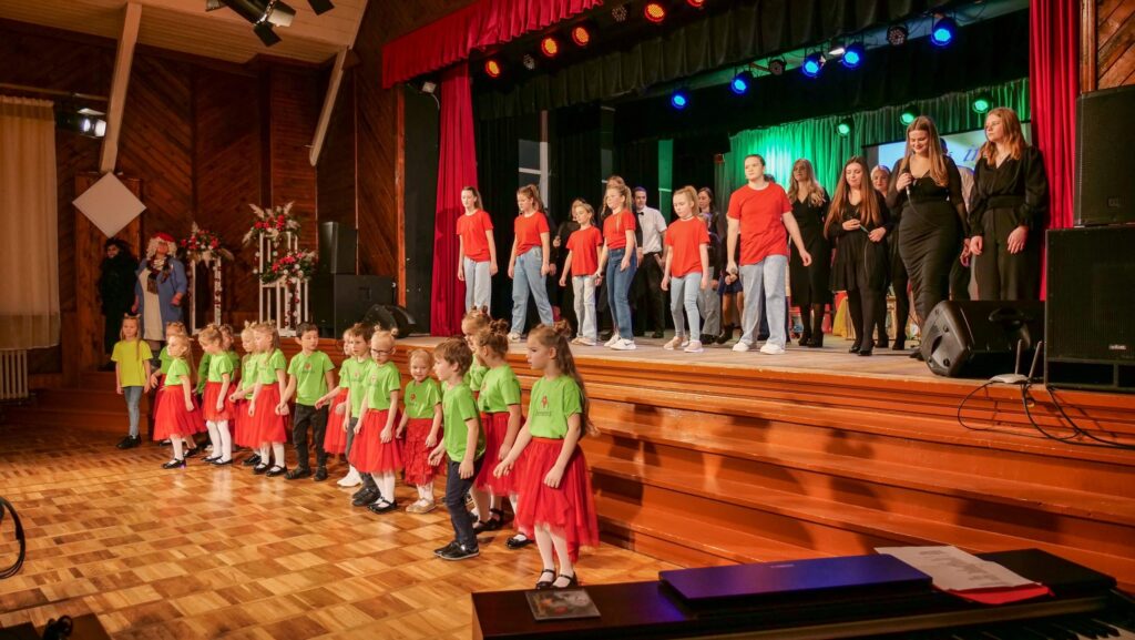Ar koncertuzvedumu popgrupa “Zemenītes” nosvin dzimšanas dienu