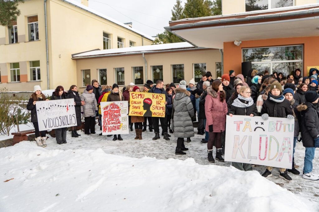 Talsu novadā sāk diskusiju par vairāku skolu reorganizāciju