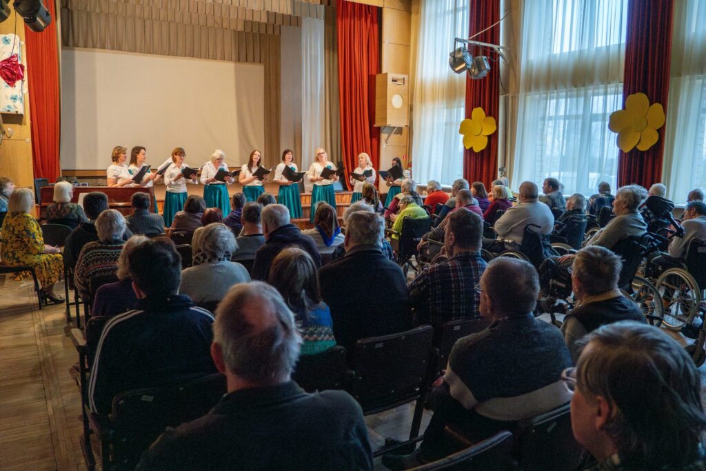 Gada jubileju nosvin Laucienas pansionāta darbinieku vokālais ansamblis​