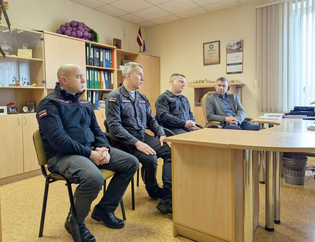 VUGD apmāca Sabiles brīvprātīgos ugunsdzēsējus