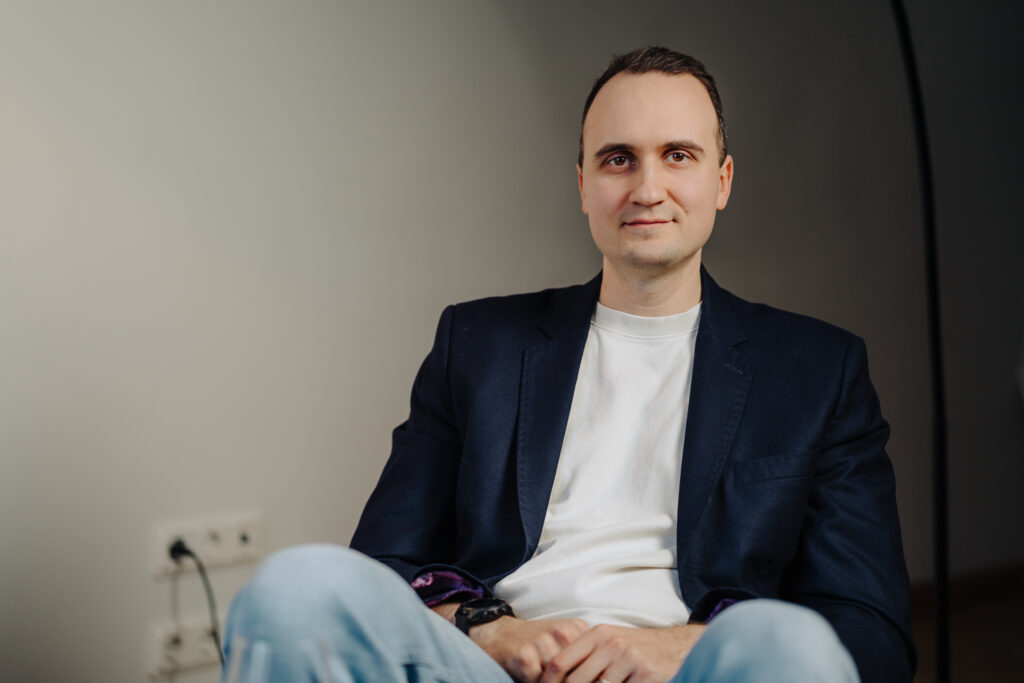 Psihoterapeits Artūrs Miksons: attiecības starp vecākiem un bērniem neveidojas vienā lielā notikumā