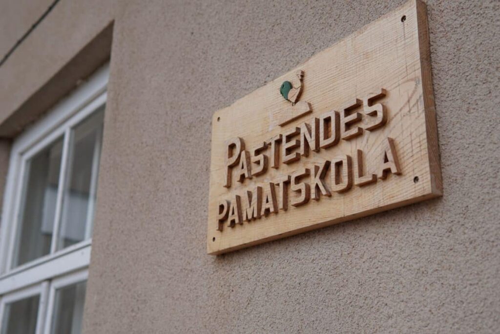 Policija noskaidro iespējamo draudu vēstuļu sūtītāju Pastendes pamatskolai